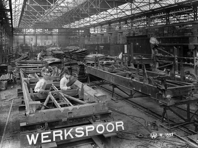 172030 Afbeelding van de bouw van goederenwagens bij Werkspoor te Zuilen.